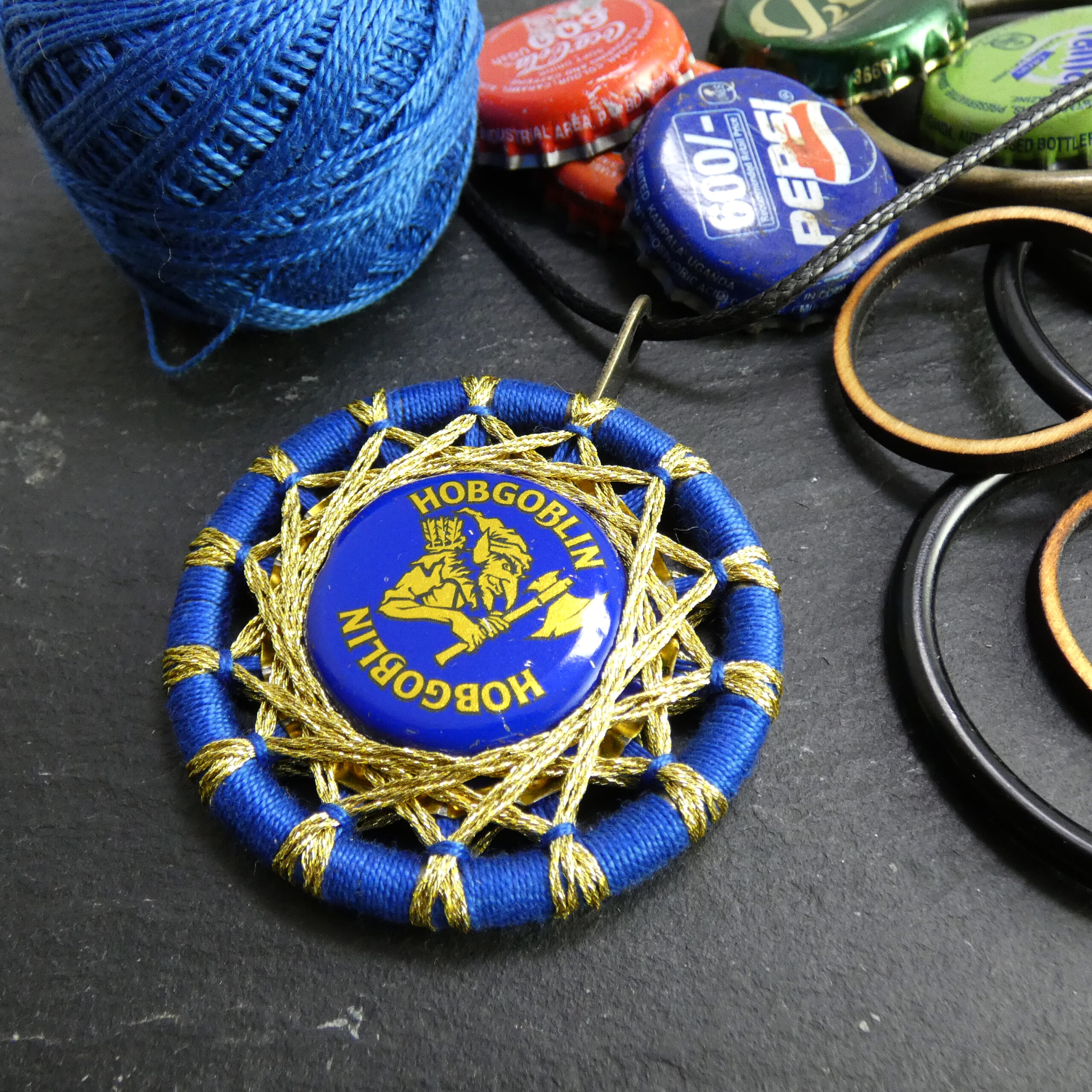 Hobgoblin Bottle Cap Zwirnknopfe Pendant